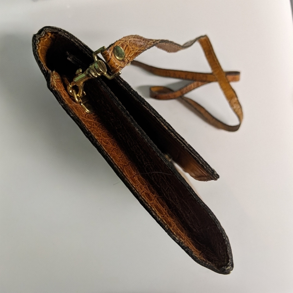 Elegant Vintage Brown Crocodile Pattern Women's Bag - Picture 3 of 7